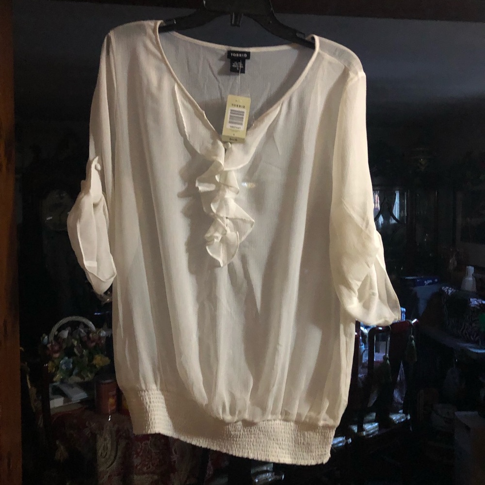 ((Brand New)) Torrid -Quarter Sleeve White Blouse